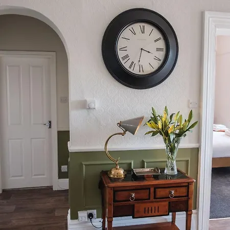 32a Maison Dieu - Richmond *