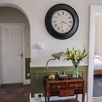 32a Maison Dieu - Richmond *